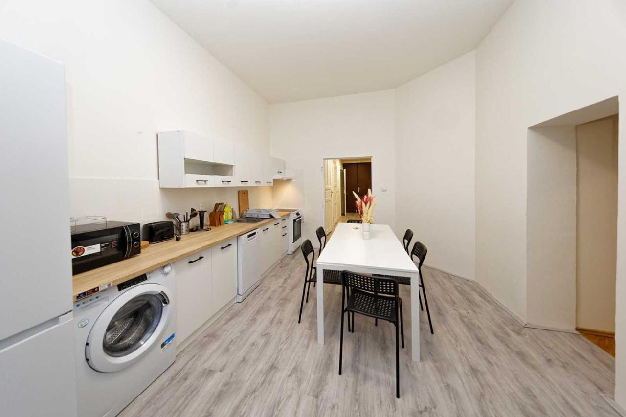 Jiriho Z Podebrad Apartment