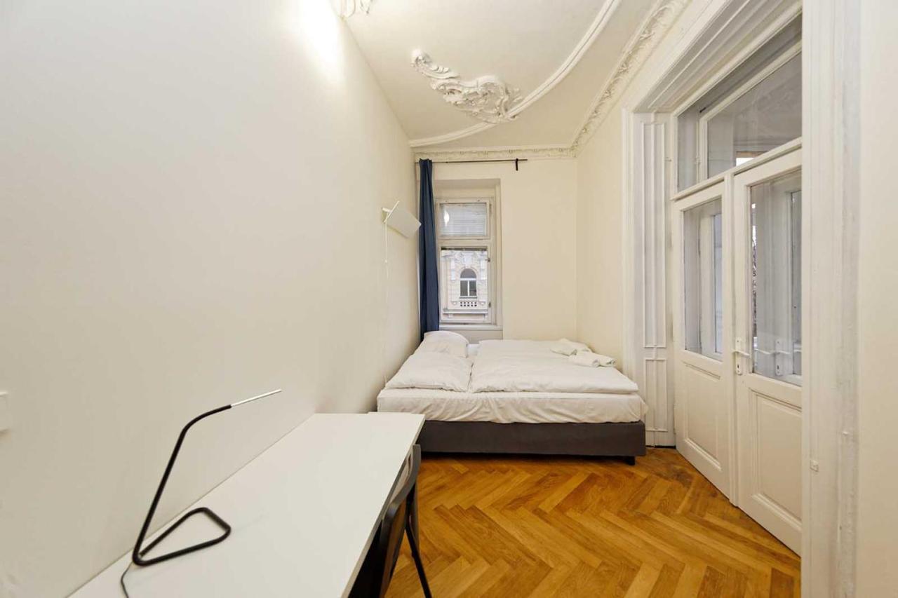Jiriho Z Podebrad Apartment