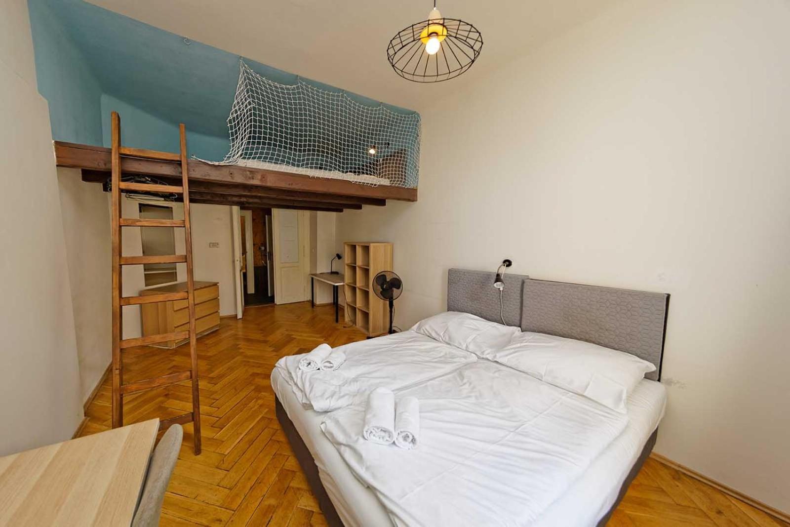 Jiriho Z Podebrad Apartment Prague